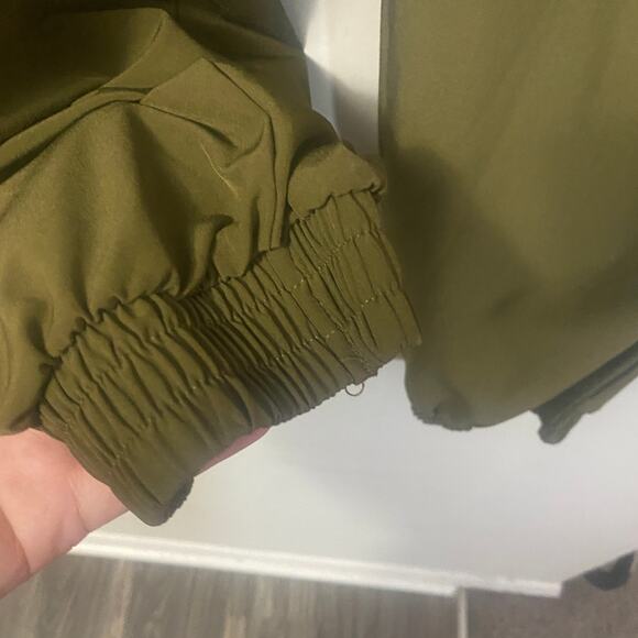 Kensie Olive Green Lightweight Cargo Jogger Pant Pockets Elastic Waist Sz M - Picture 4 of 10